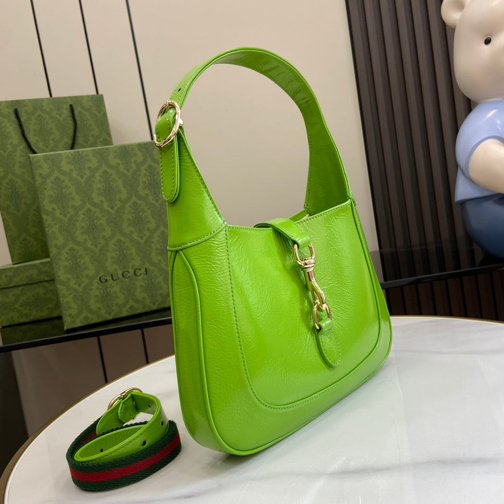 Gucci Jackie small shoulder bag in green patent leather 782849
