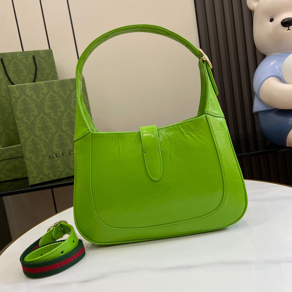 Gucci Jackie small shoulder bag in green patent leather 782849