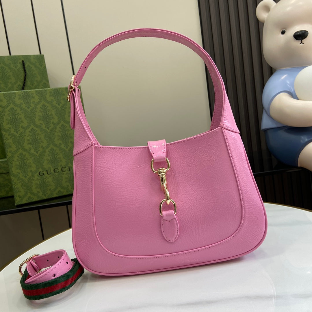 Gucci Jackie small shoulder bag in pink patent leather 782849