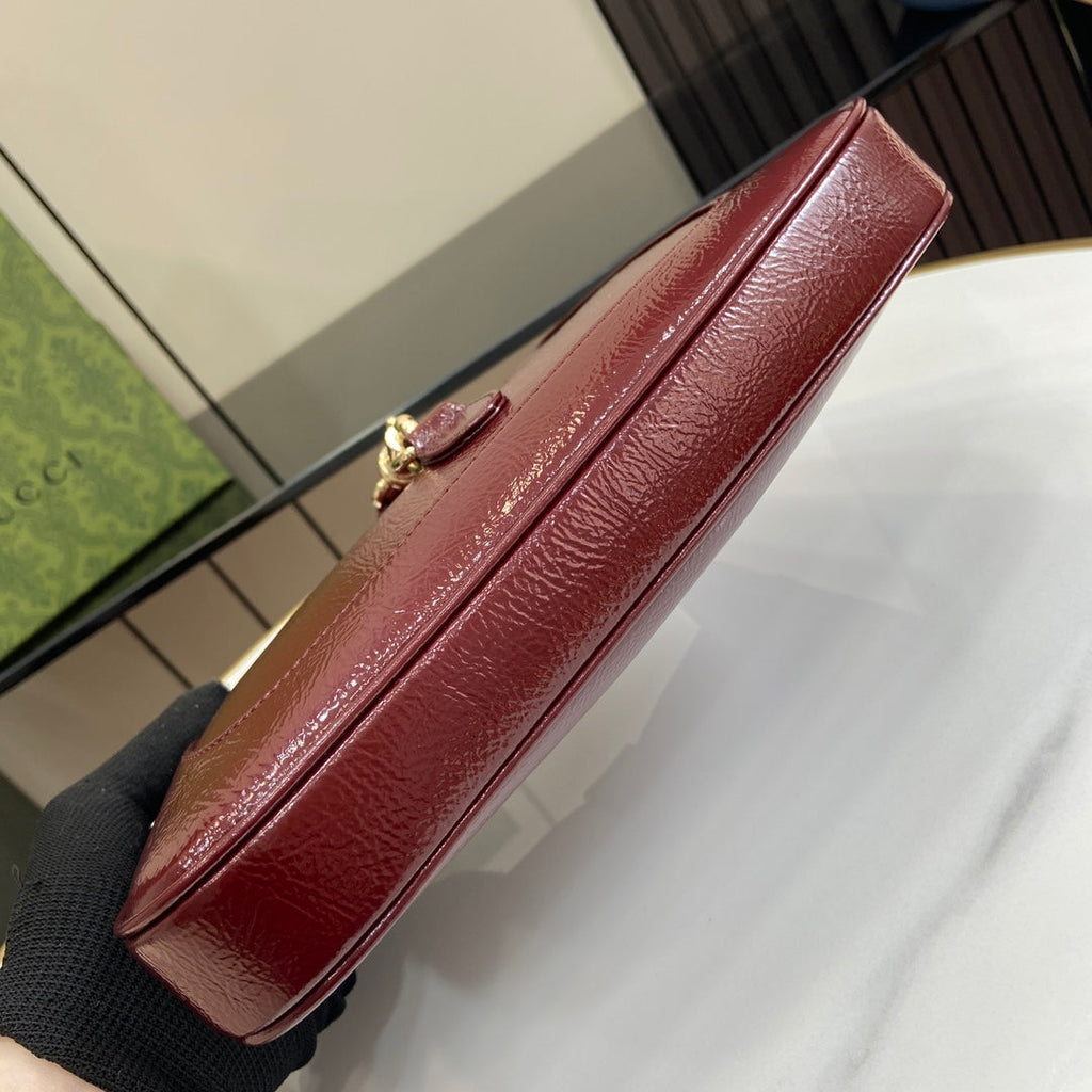 Gucci Jackie small shoulder bag in wine red patent leather 782849