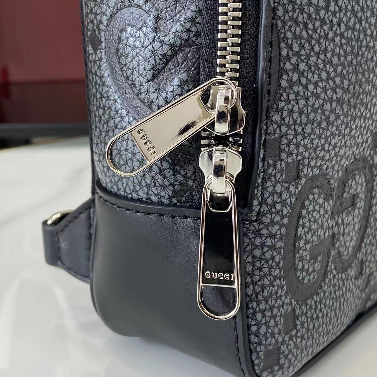 Gucci Jumbo GG crossbody bag ‎766937 in gray leather