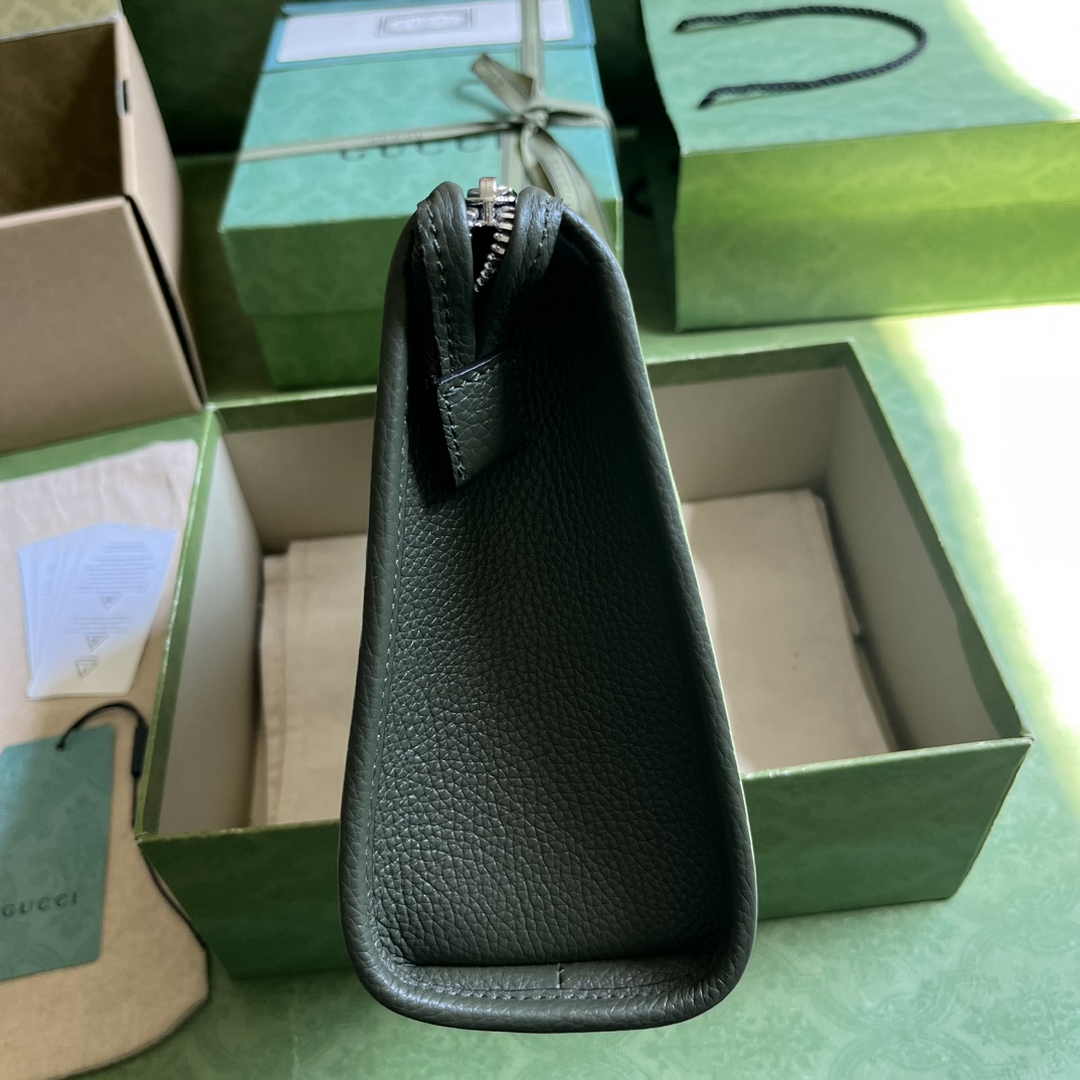 Gucci Jumbo GG pouch in black leather 739490 In Green leather