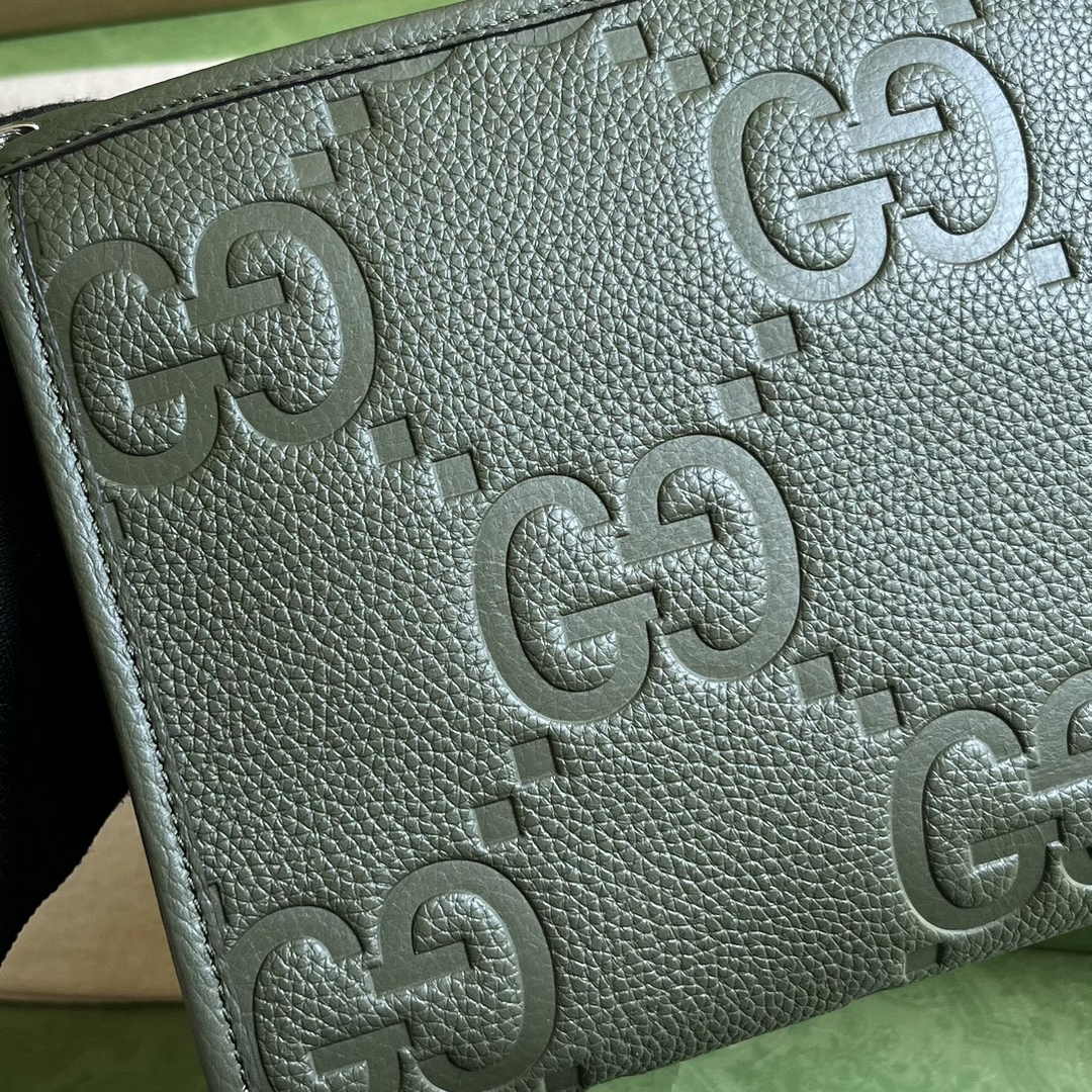 Gucci Jumbo GG pouch in black leather 739490 In Green leather