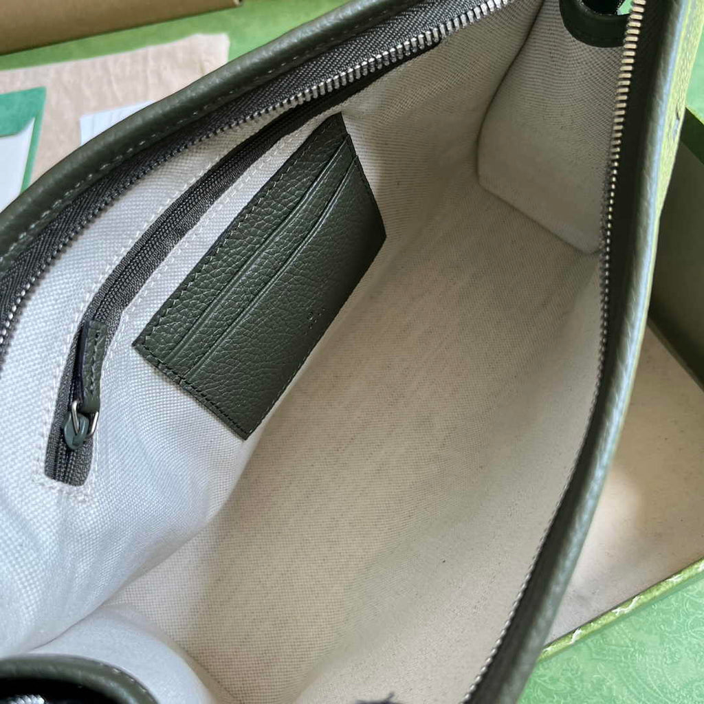 Gucci Jumbo GG pouch in black leather 739490 In Green leather