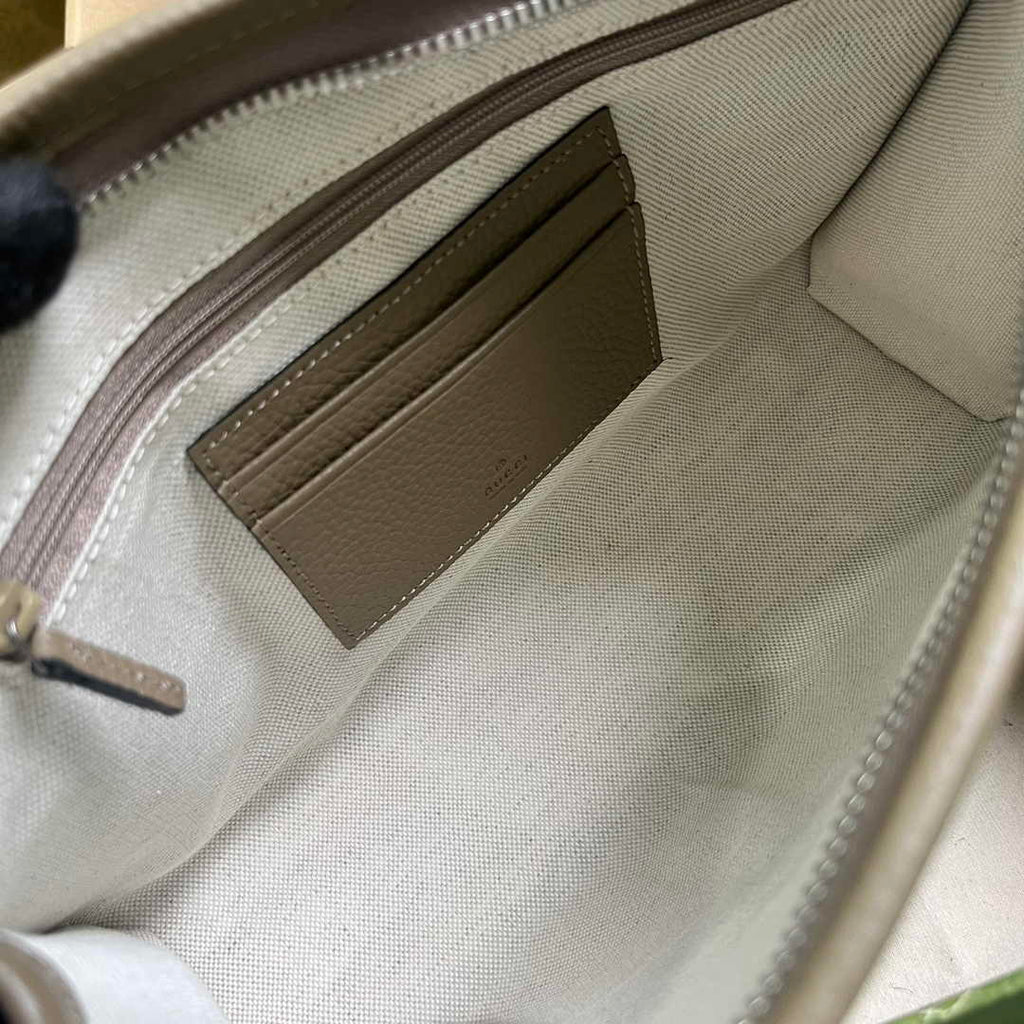Gucci Jumbo GG pouch in black leather 739490 In Beige leather