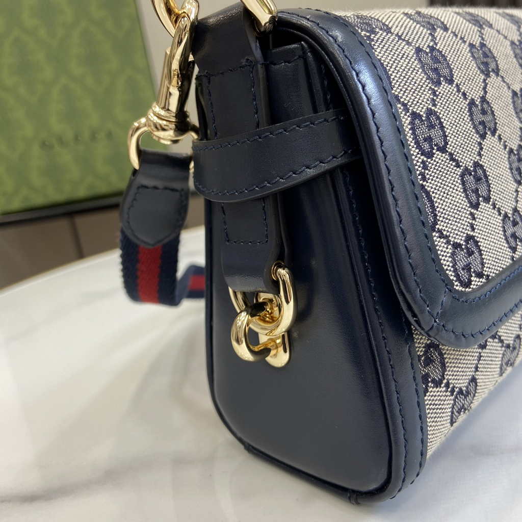 Gucci Luce small shoulder bag 786027 in black Original GG canvas