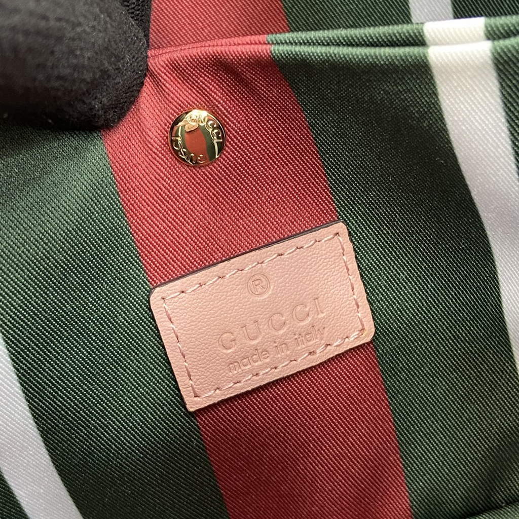 Gucci GG Emblem small bucket bag 815118 in pink fabric