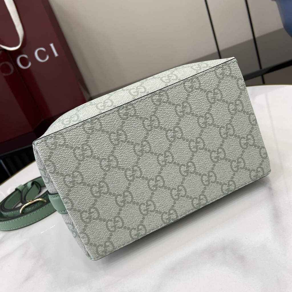 Gucci GG Emblem small bucket bag 815118 in green fabric