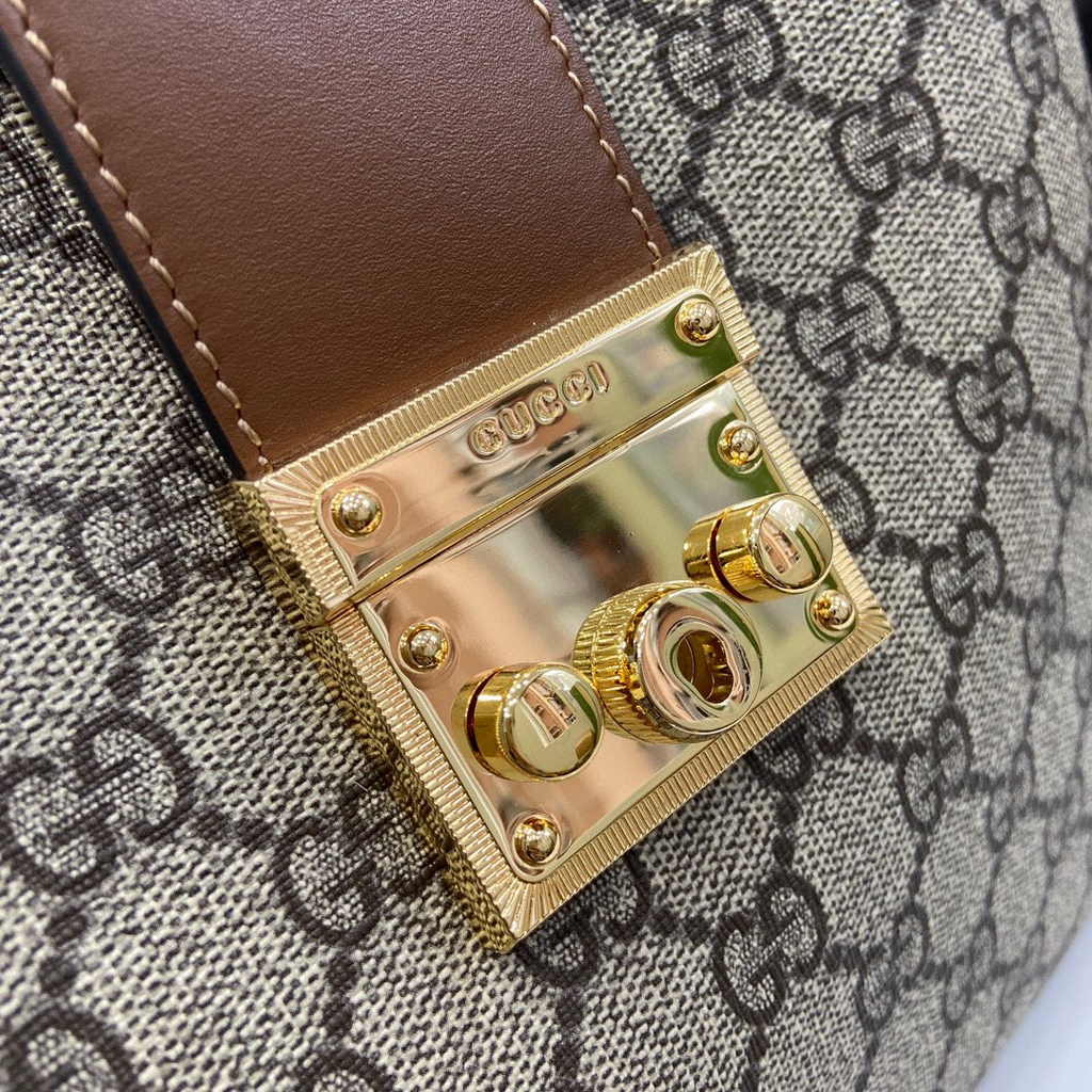 Gucci Padlock GG medium shoulder bag 795113 in brown leather