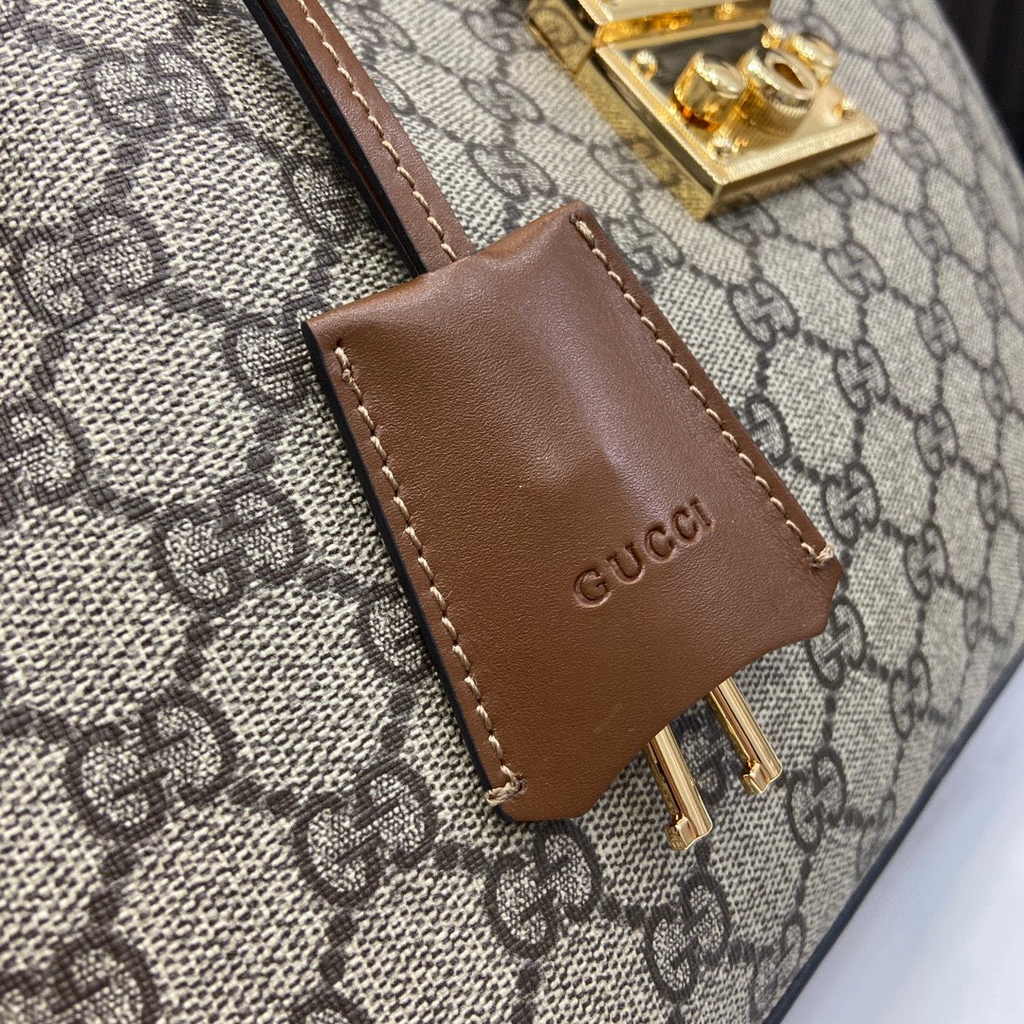 Gucci Padlock GG medium shoulder bag 795113 in brown leather