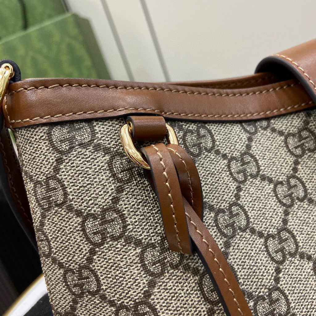 Gucci Padlock GG medium shoulder bag 795113 in brown leather