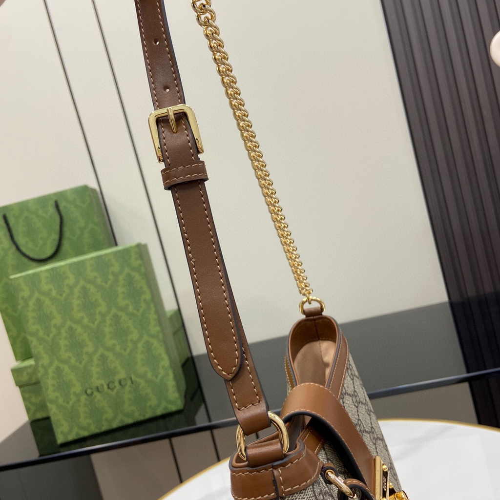 Gucci Padlock GG medium shoulder bag 795113 in brown leather