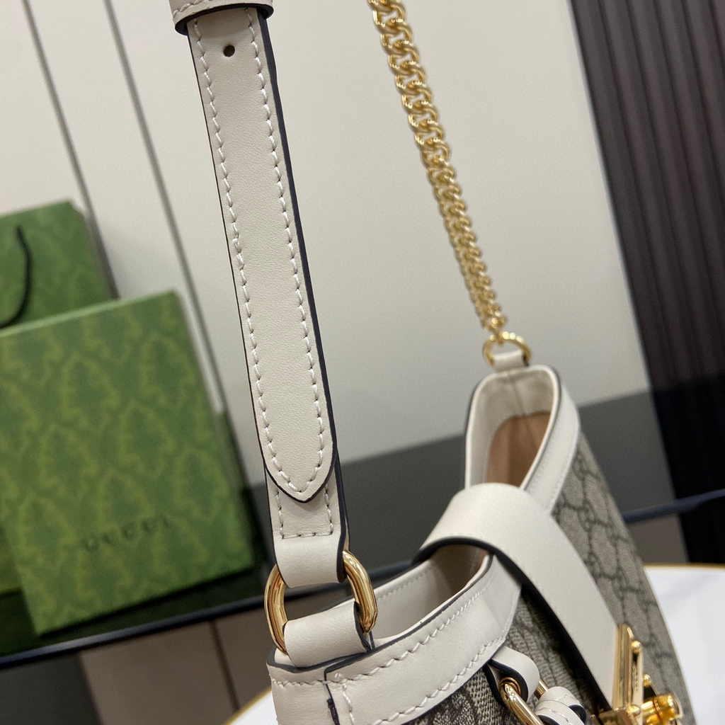 Gucci Padlock GG medium shoulder bag 795113 in white leather