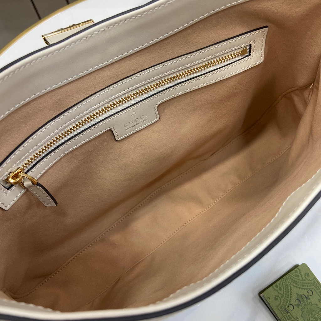 Gucci Padlock GG medium shoulder bag 795113 in white leather