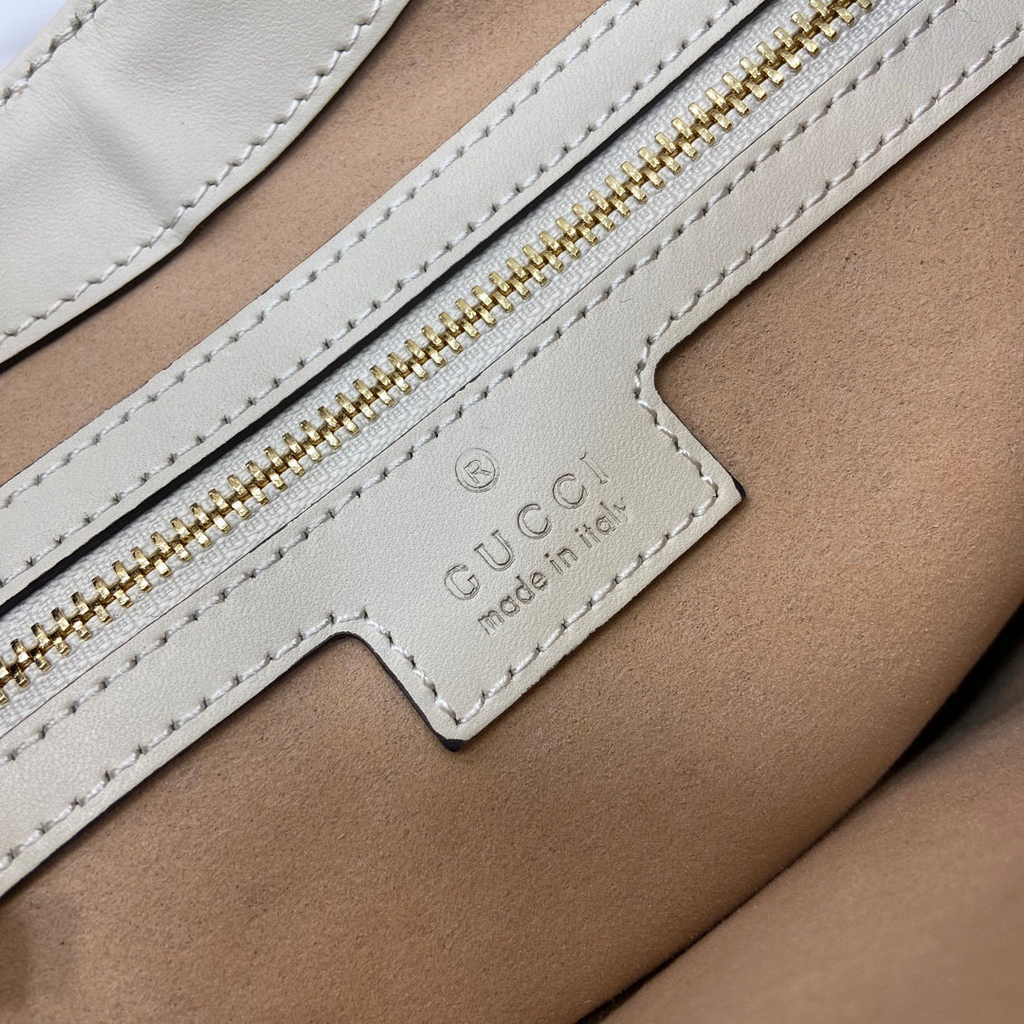 Gucci Padlock GG medium shoulder bag 795113 in white leather