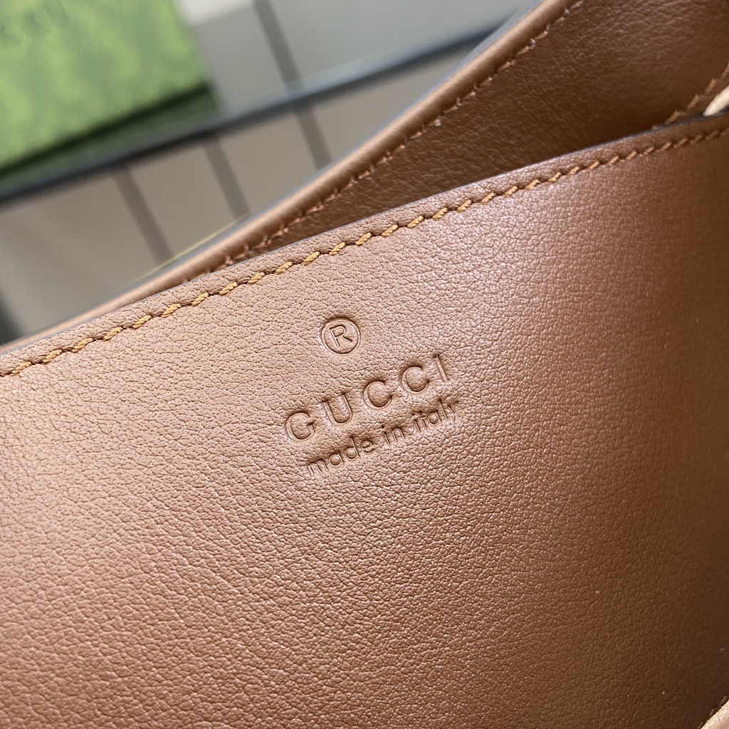 Gucci Padlock small shoulder bag 811705 in brown leather