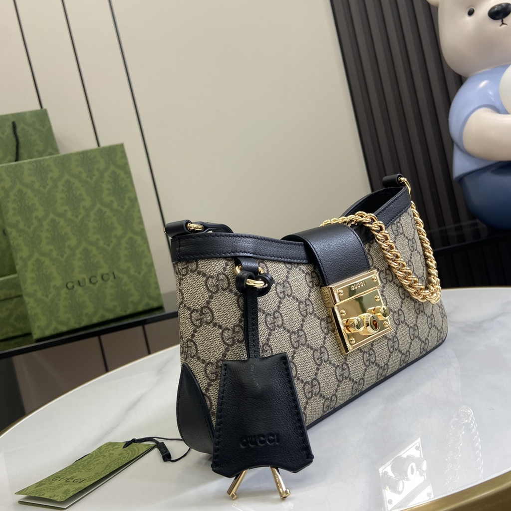 Gucci Padlock small shoulder bag 811705 in black leather