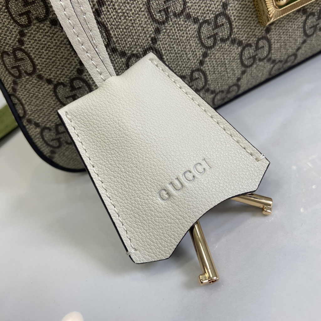 Gucci Padlock small shoulder bag 811705 in white leather