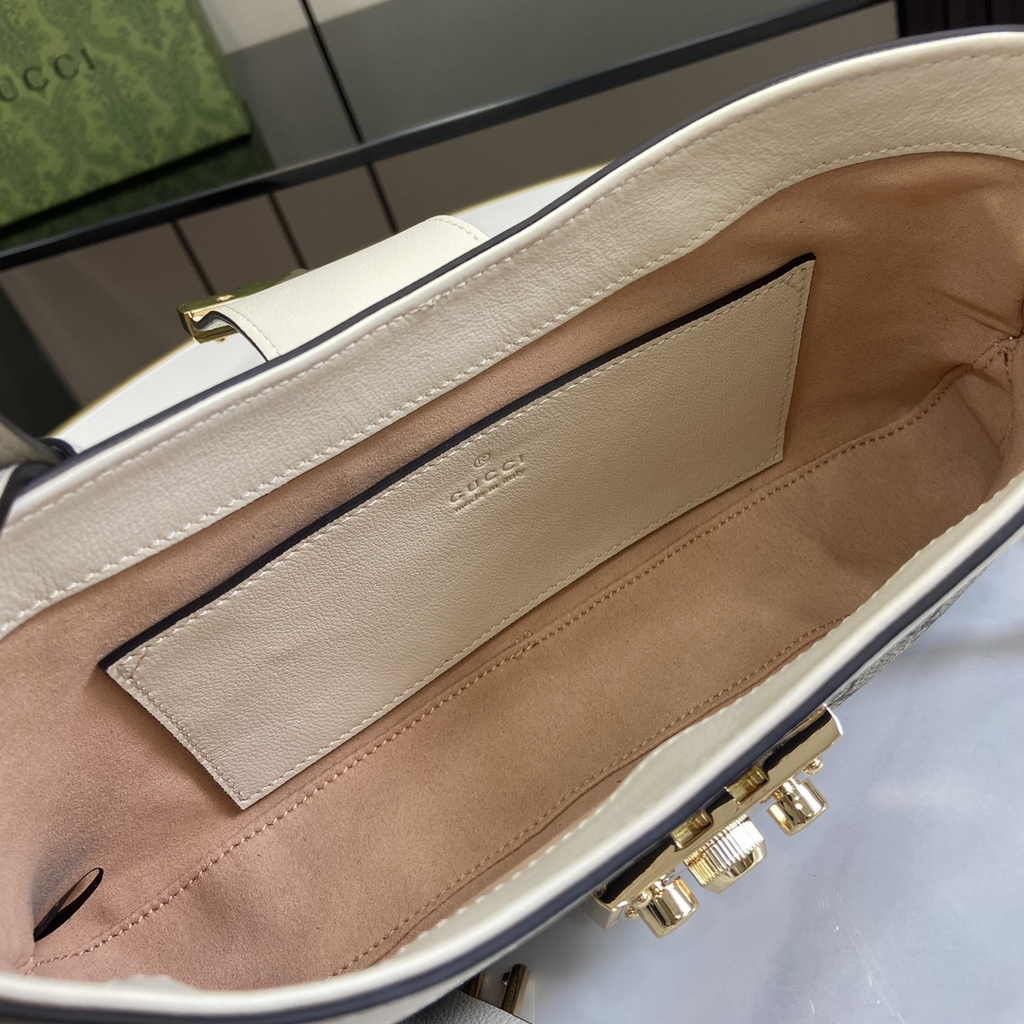 Gucci Padlock small shoulder bag 811705 in white leather
