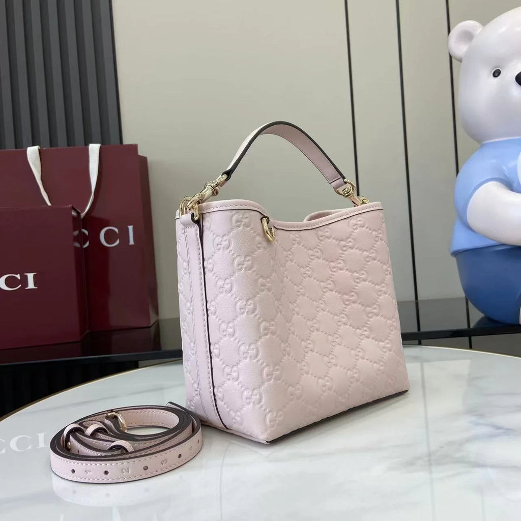 Gucci GG Emblem small bucket bag 815118 in Light Pink leather