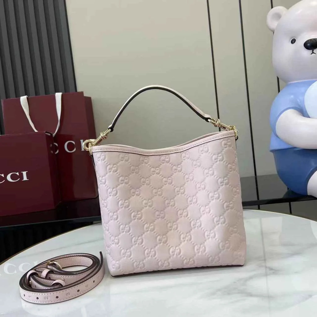 Gucci GG Emblem small bucket bag 815118 in Light Pink leather