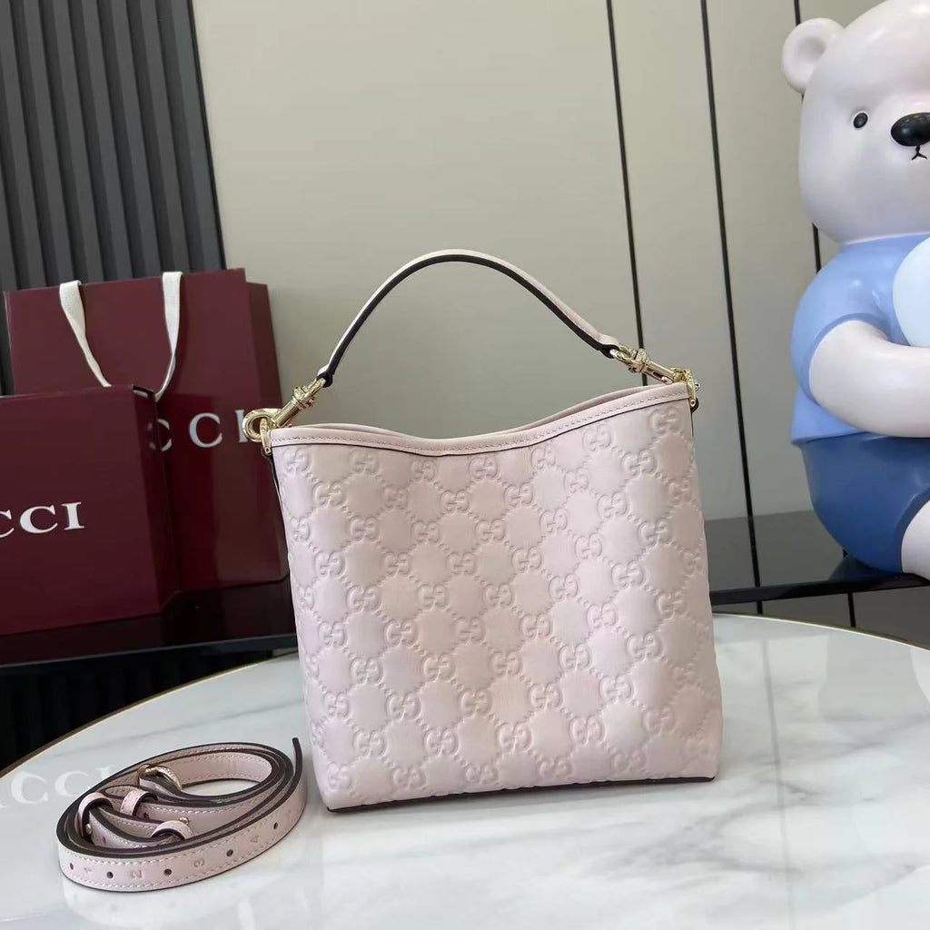 Gucci GG Emblem small bucket bag 815118 in Light Pink leather
