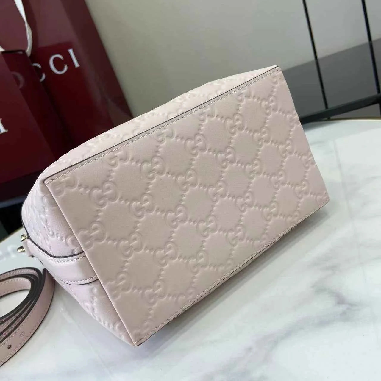Gucci GG Emblem small bucket bag 815118 in Light Pink leather