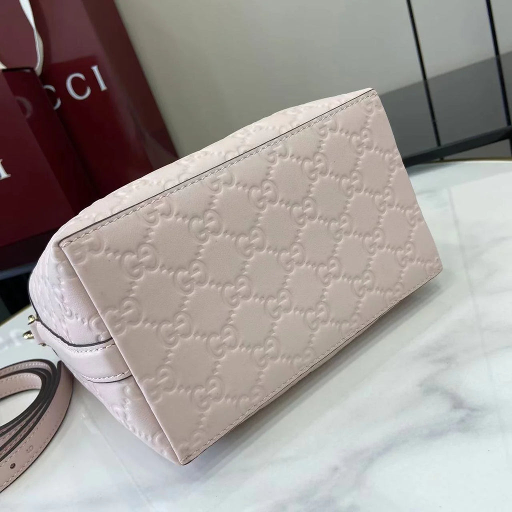 Gucci GG Emblem small bucket bag 815118 in Light Pink leather