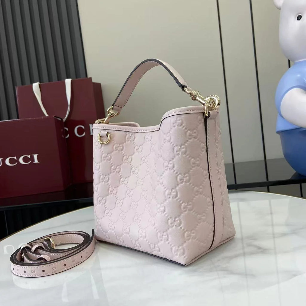 Gucci GG Emblem small bucket bag 815118 in Light Pink leather
