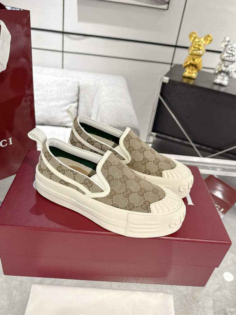 Gucci Women's slip-on sneaker 836059 Beige - Default Title - View 1