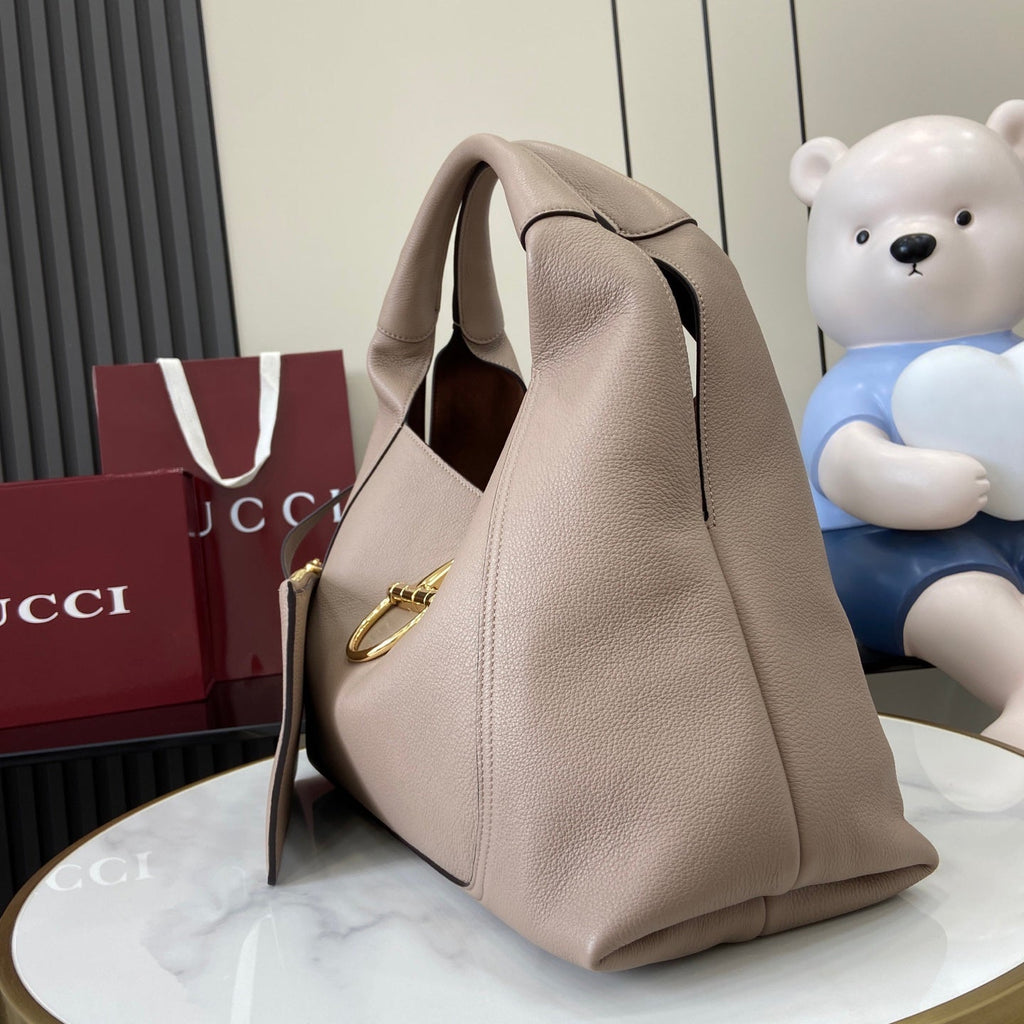 Gucci Softbit maxi shoulder bag, ‎837466 in taupe leather