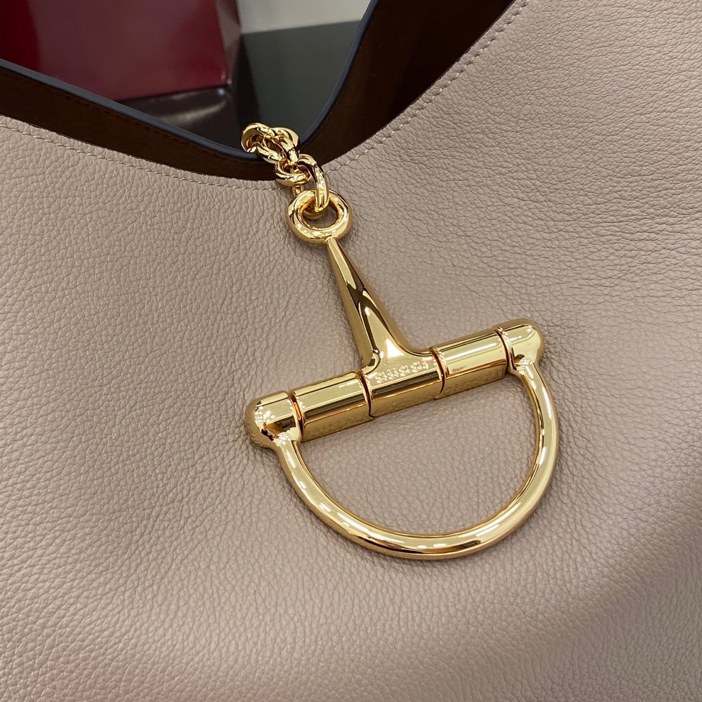 Gucci Softbit maxi shoulder bag, ‎837466 in taupe leather