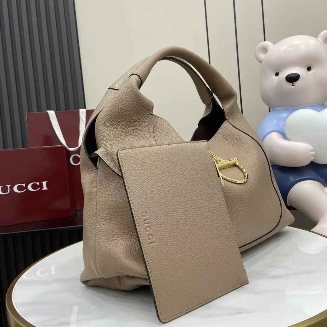 Gucci Softbit maxi shoulder bag, ‎837466 in apricot leather