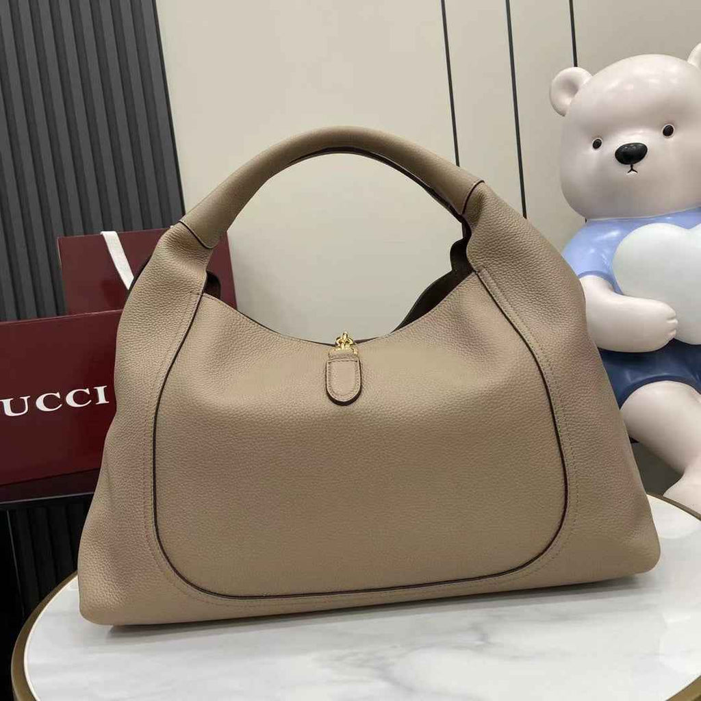 Gucci Softbit maxi shoulder bag, ‎837466 in apricot leather