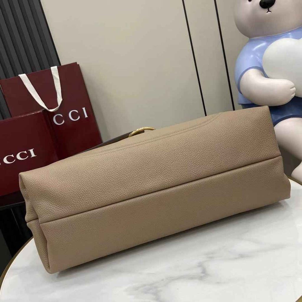 Gucci Softbit maxi shoulder bag, ‎837466 in apricot leather