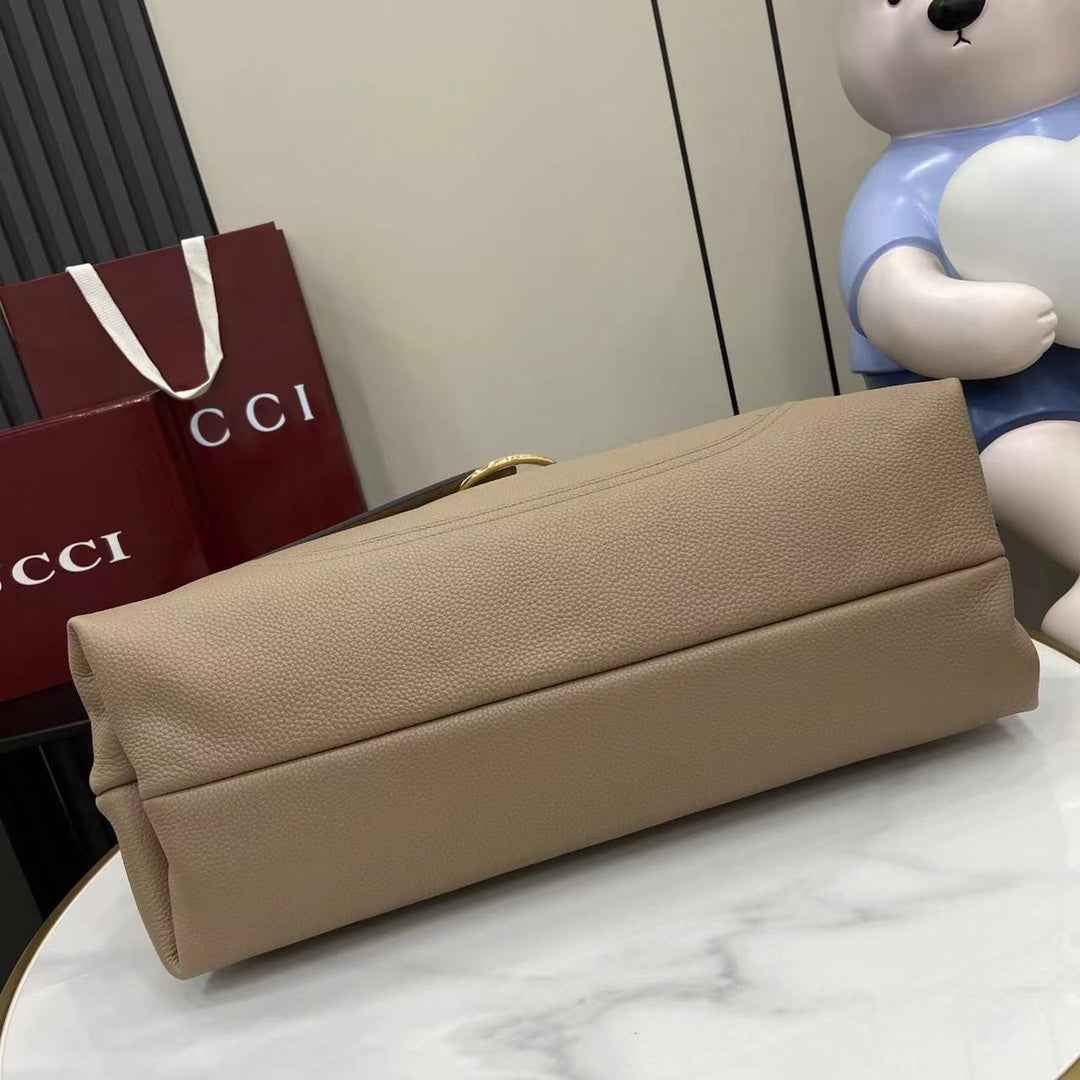 Gucci Softbit maxi shoulder bag, ‎837466 in apricot leather