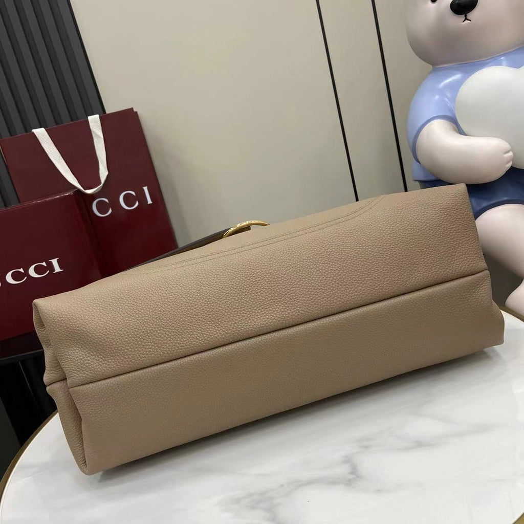 Gucci Softbit maxi shoulder bag, ‎837466 in apricot leather
