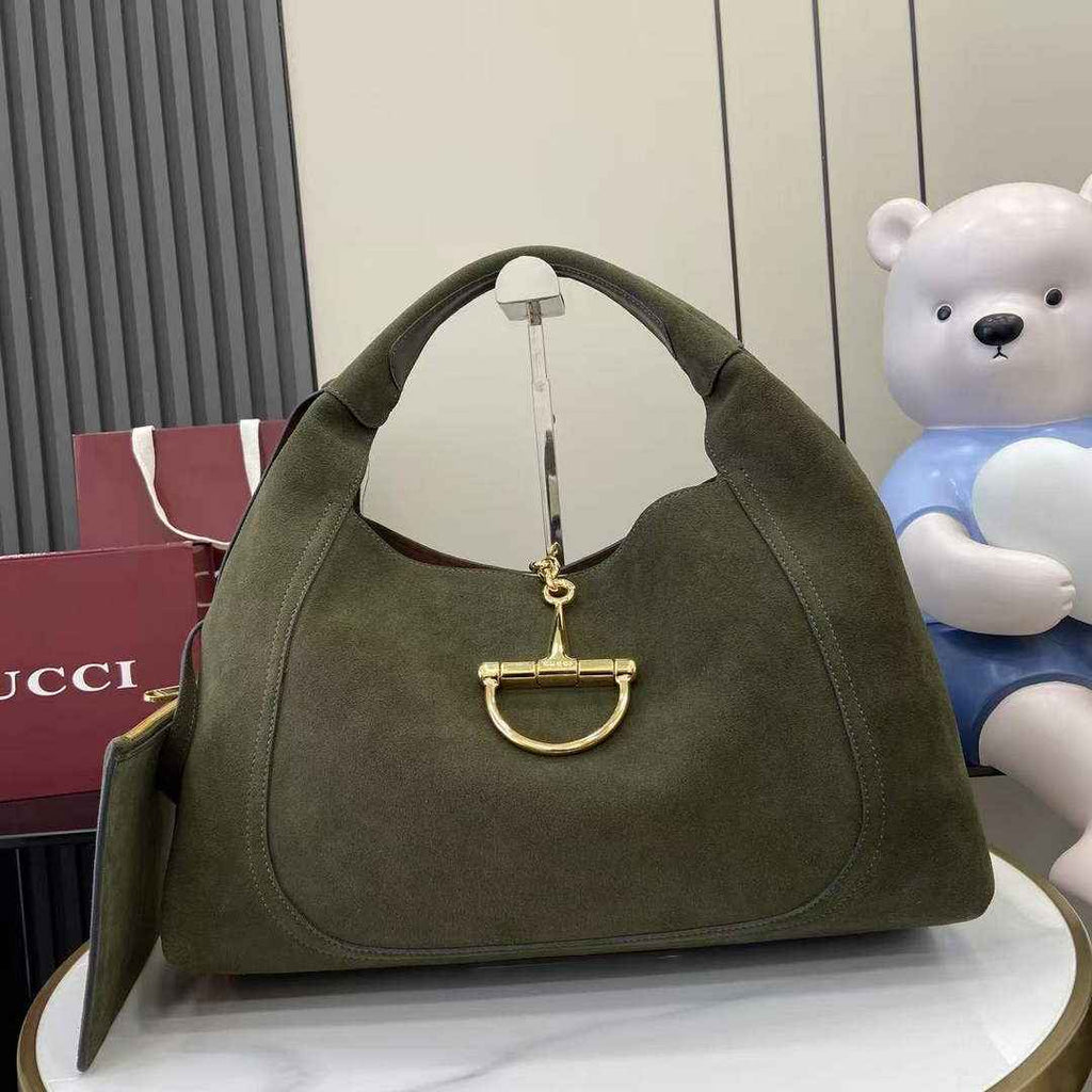 Gucci Softbit maxi shoulder bag, ‎837466 in green suede