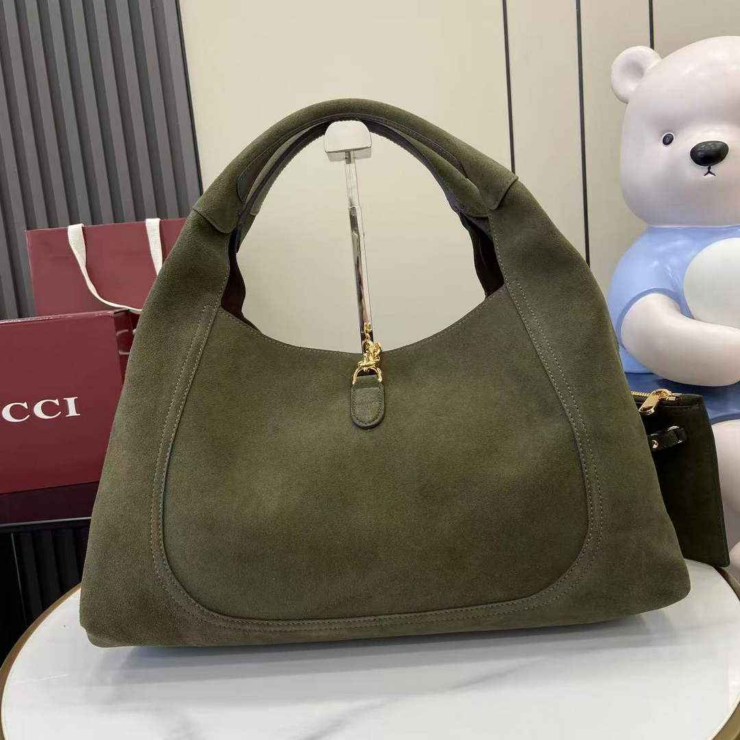 Gucci Softbit maxi shoulder bag, ‎837466 in green suede