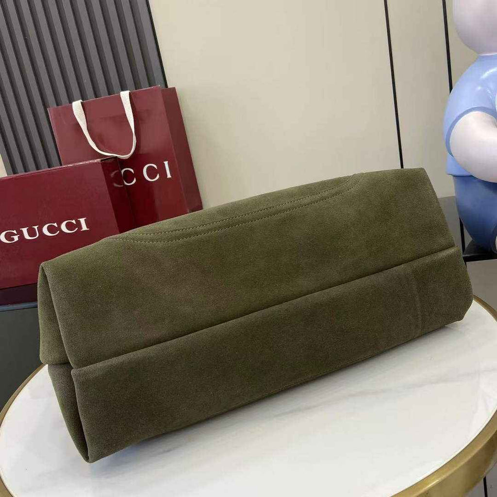 Gucci Softbit maxi shoulder bag, ‎837466 in green suede