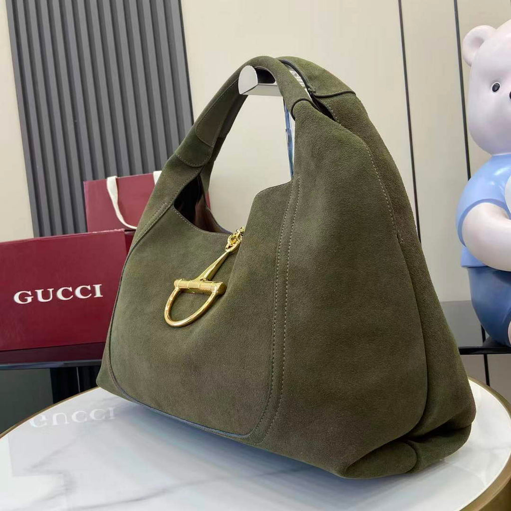 Gucci Softbit maxi shoulder bag, ‎837466 in green suede