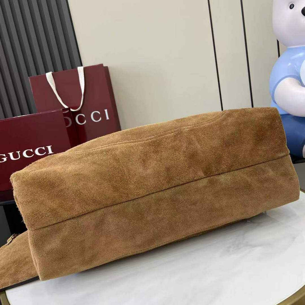 Gucci Softbit maxi shoulder bag, ‎837466 in brown suede