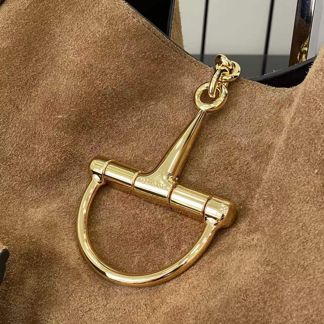 Gucci Softbit maxi shoulder bag, ‎837466 in brown suede