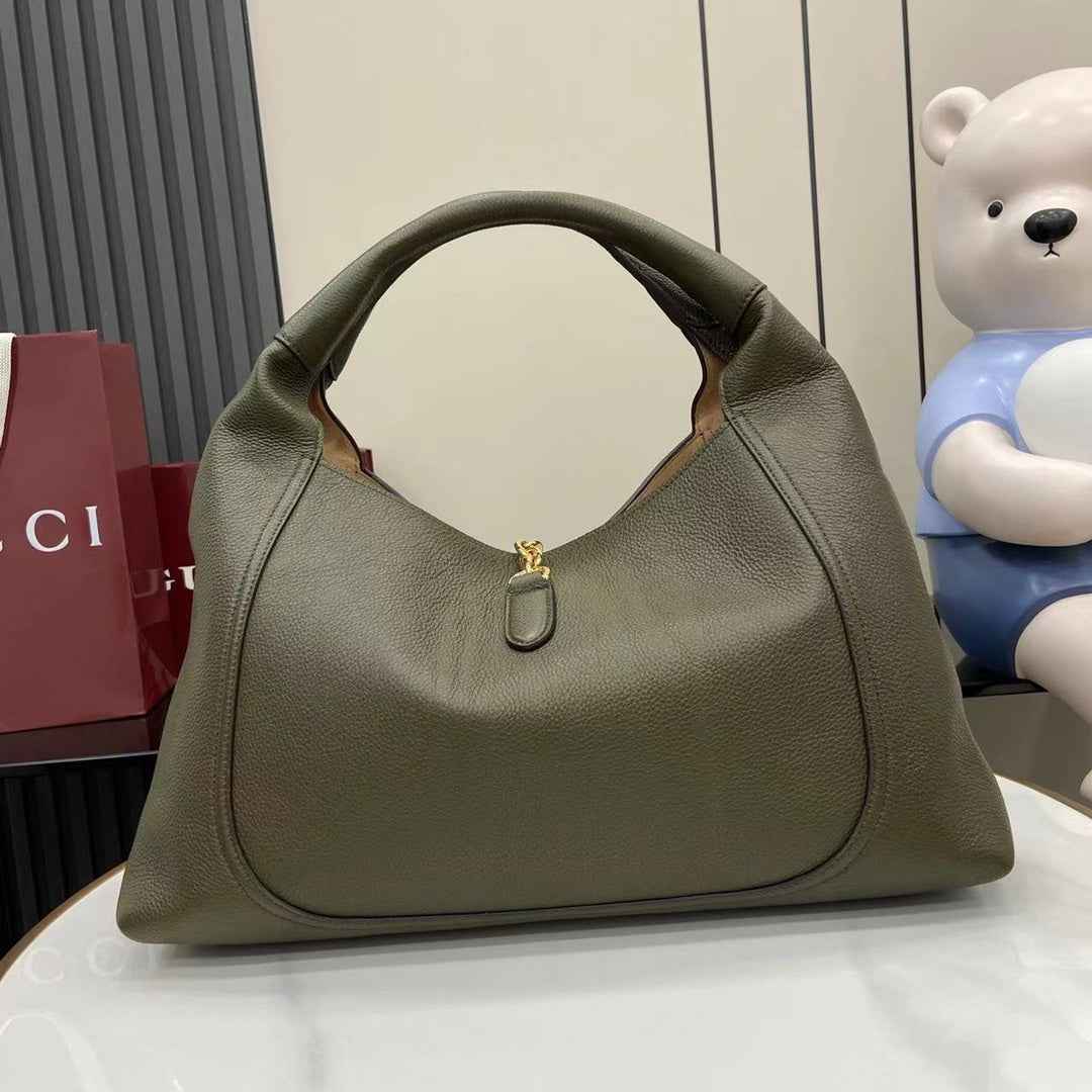 Gucci Softbit maxi shoulder bag, ‎837466 in green leather