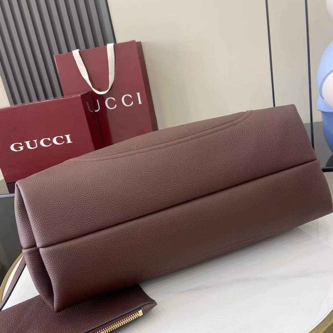Gucci Softbit maxi shoulder bag, ‎837466 in dark brown leather