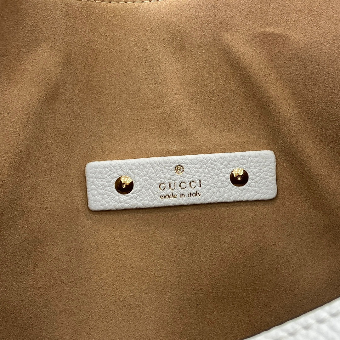 Gucci Softbit maxi shoulder bag, ‎837466 in white leather