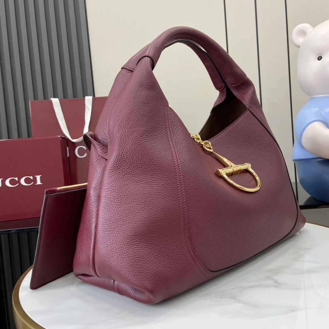 Gucci Softbit maxi shoulder bag, ‎837466 in wine red leather