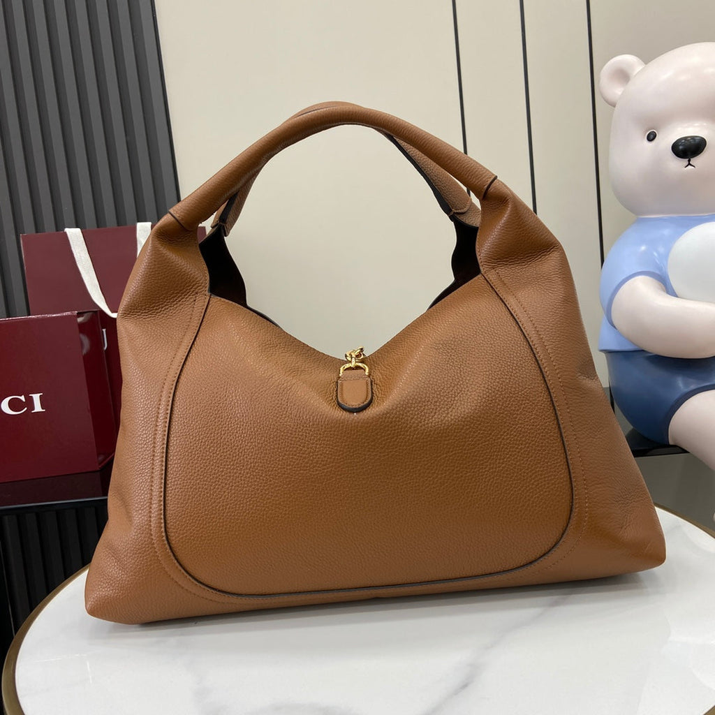 Gucci Softbit maxi shoulder bag, ‎837466 in brown leather