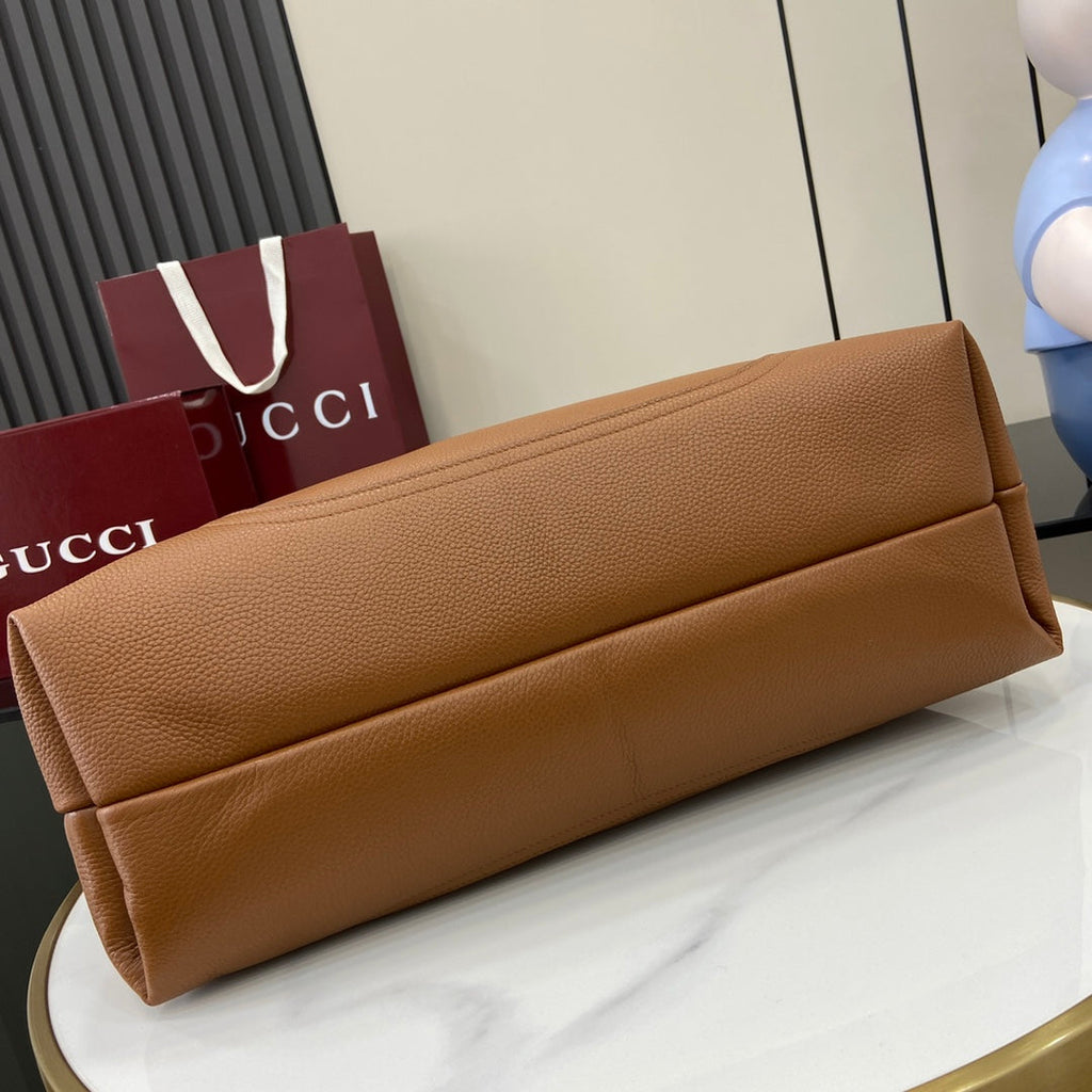 Gucci Softbit maxi shoulder bag, ‎837466 in brown leather