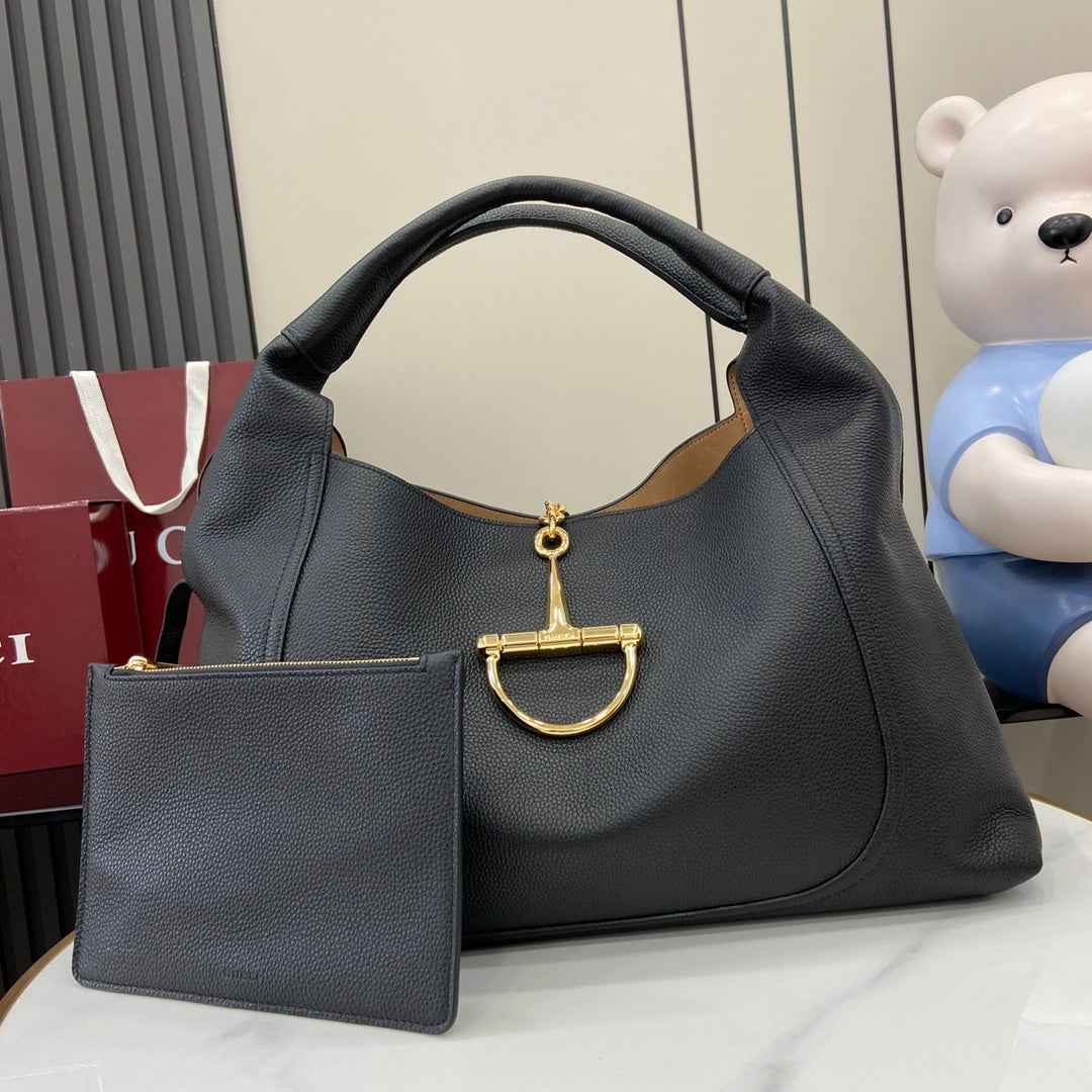 Gucci Softbit maxi shoulder bag, ‎837466 in black leather